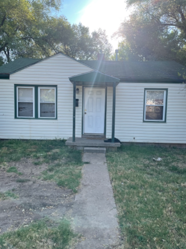 Wichita House: 1218 N Erie St