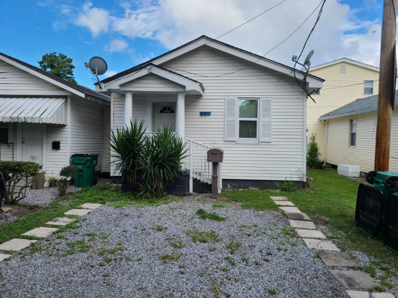 New Orleans House: 550 BROWN ST