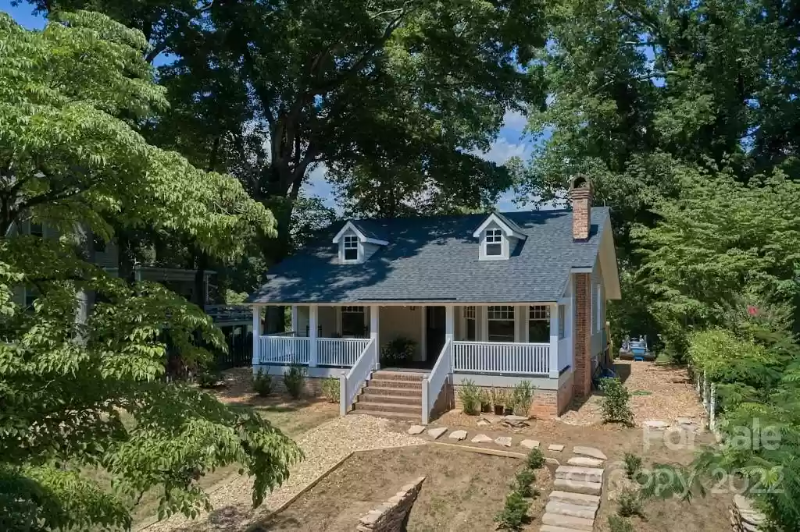 Tryon House: 143 Broadway