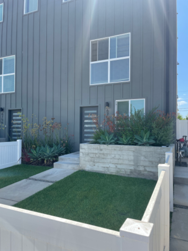 Los Angeles Townhome: 6758 W 86th Pl