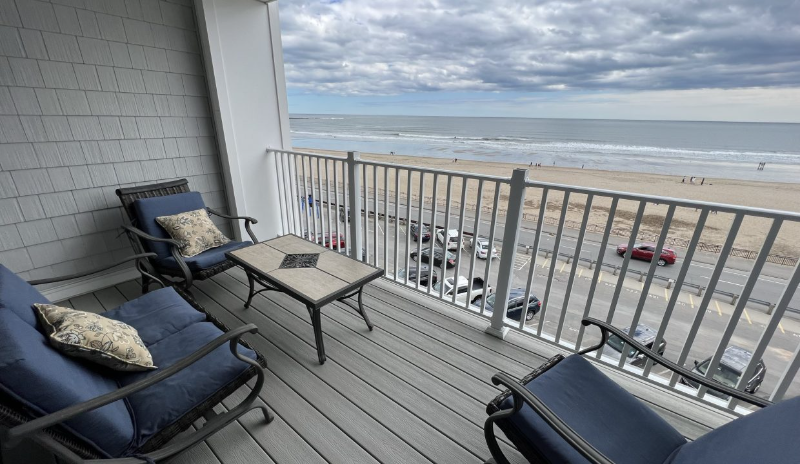Hampton Condo: 315 Ocean Boulevard