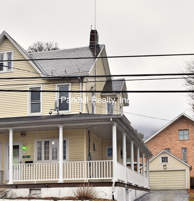 Pen Argyl House: 211 E Pennsylvania Ave