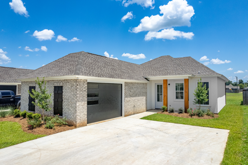 Sterlington House: 208 Jax Square