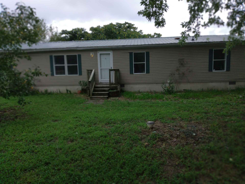 Seaford House: 14879 Concord Road