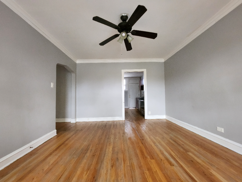 Chicago Apartment: 2907 W 56th St