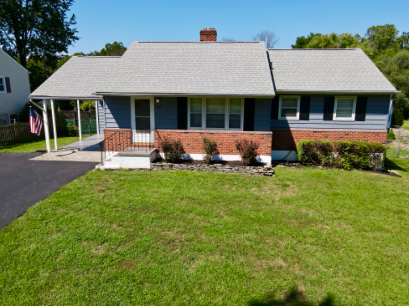 Newark House: 52 Old Manor Rd