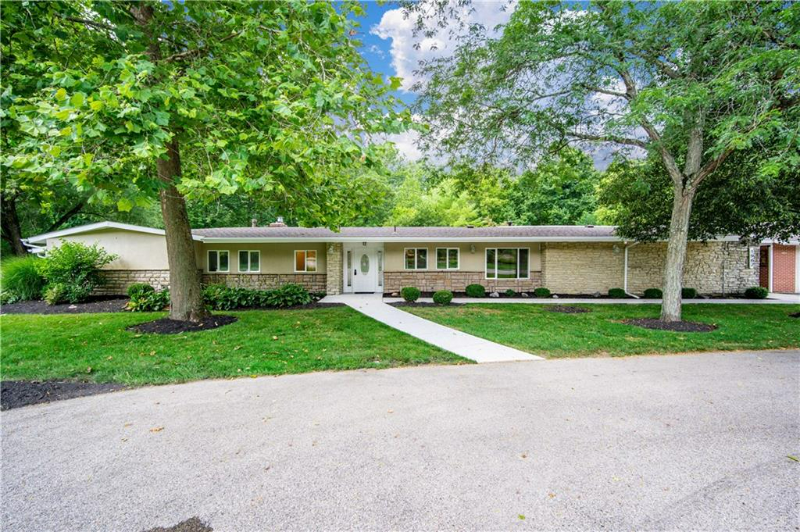 Dayton House: 1962 W Alex Bell Rd