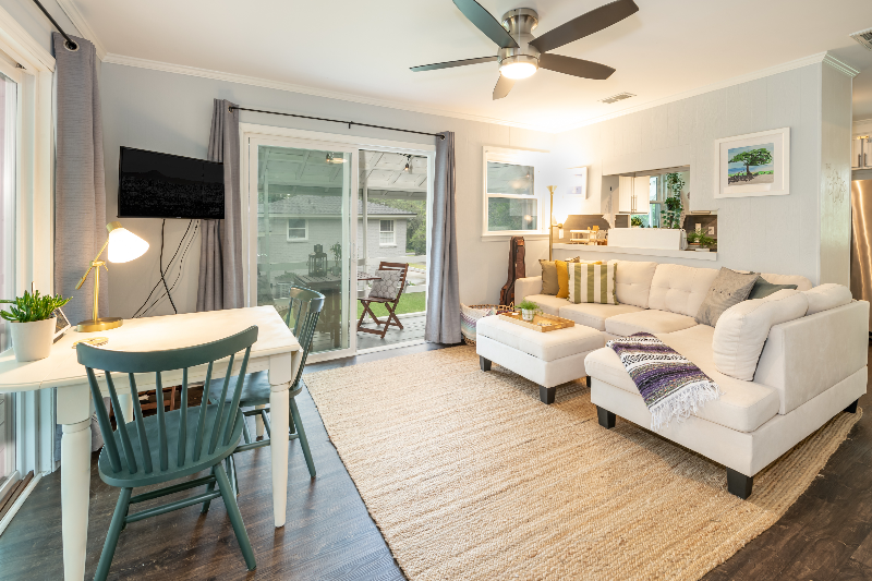 Charleston House: 2243 Guerry Ave
