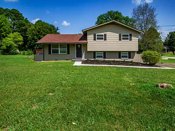 Farragut House: 11001 Roane Dr