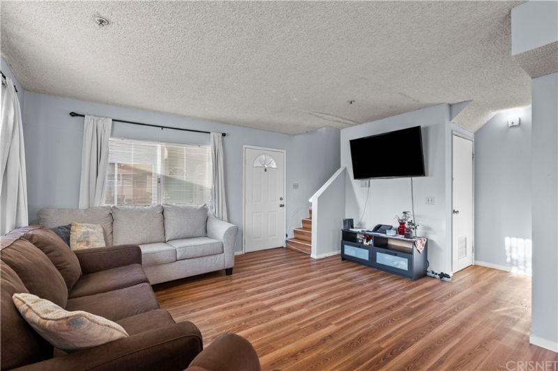North Hills Townhome: 8800 Burnet Ave