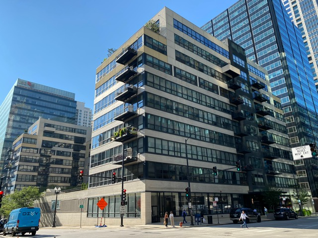 Chicago Condo: 130 S Canal St