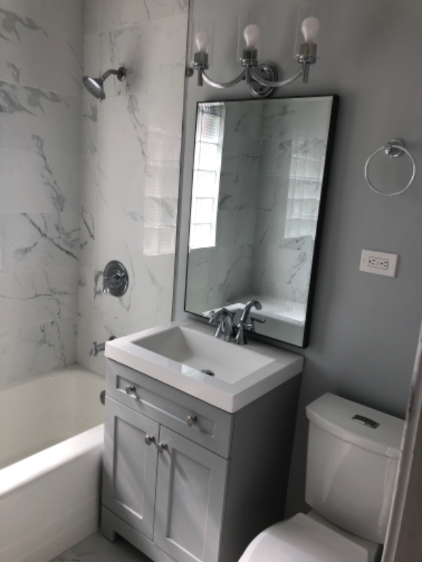 Oak Park Apartment: 605 N Humphrey Ave