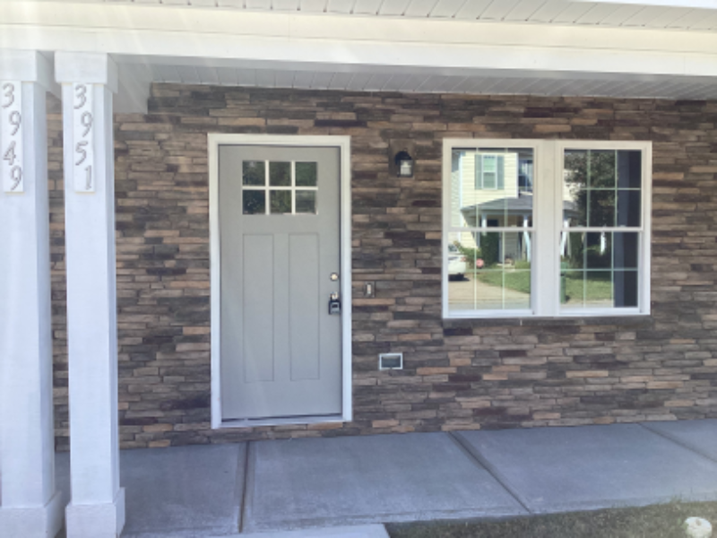 Hickory Townhome: 3951 Newhall Drive,NW