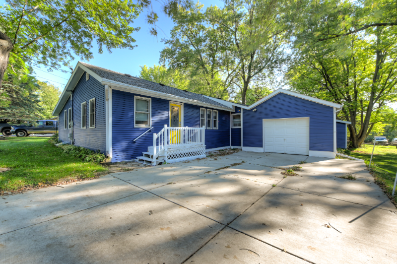 Lake Geneva House: N3392 Club House Dr