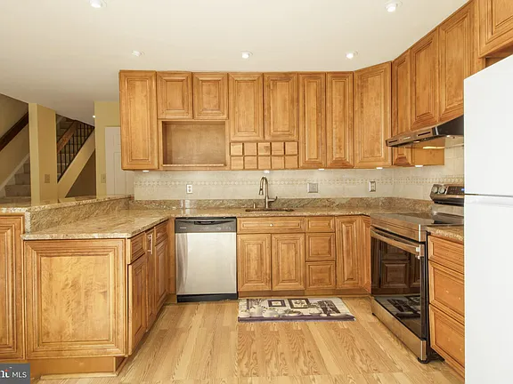 North Potomac Townhome: 14306 Rich Branch Dr