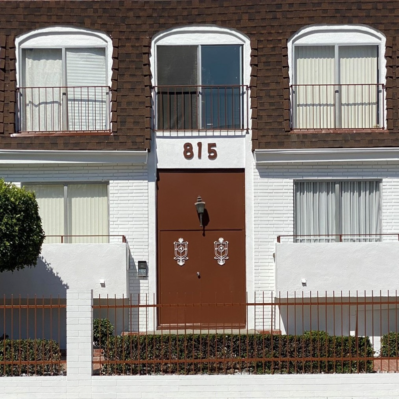 Los Angeles Apartment: 815 Crenshaw Blvd