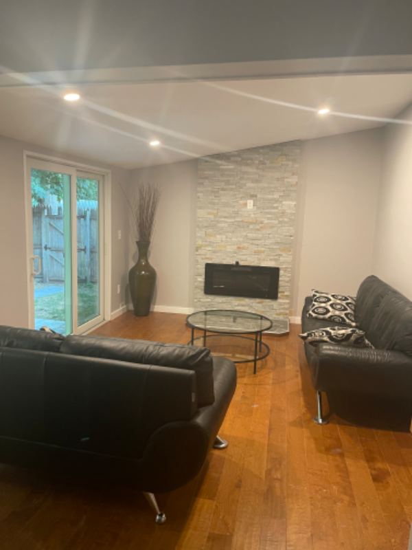 Middletown House: 53 Braeburn Ln