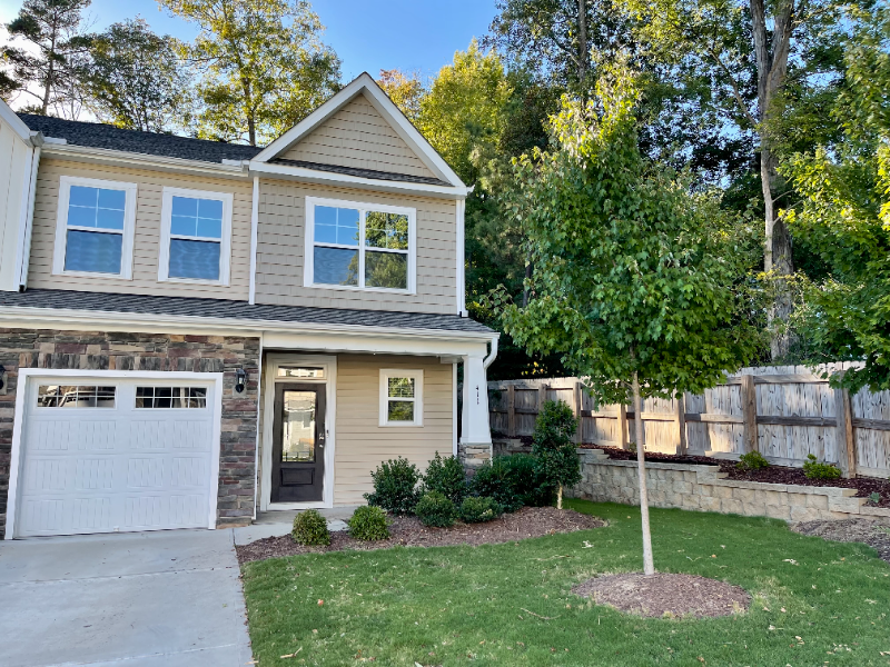 Durham Townhome: 411 Lionel Steet