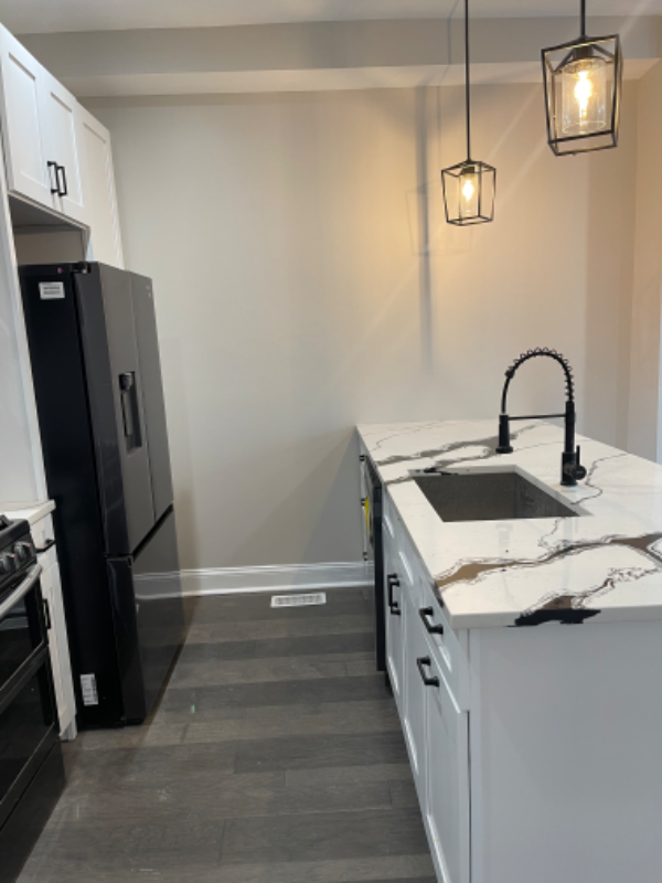 Baltimore Apartment: 103 N Linwood Ave