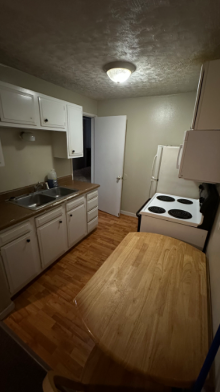 Fairbanks Apartment: 632 11TH ave