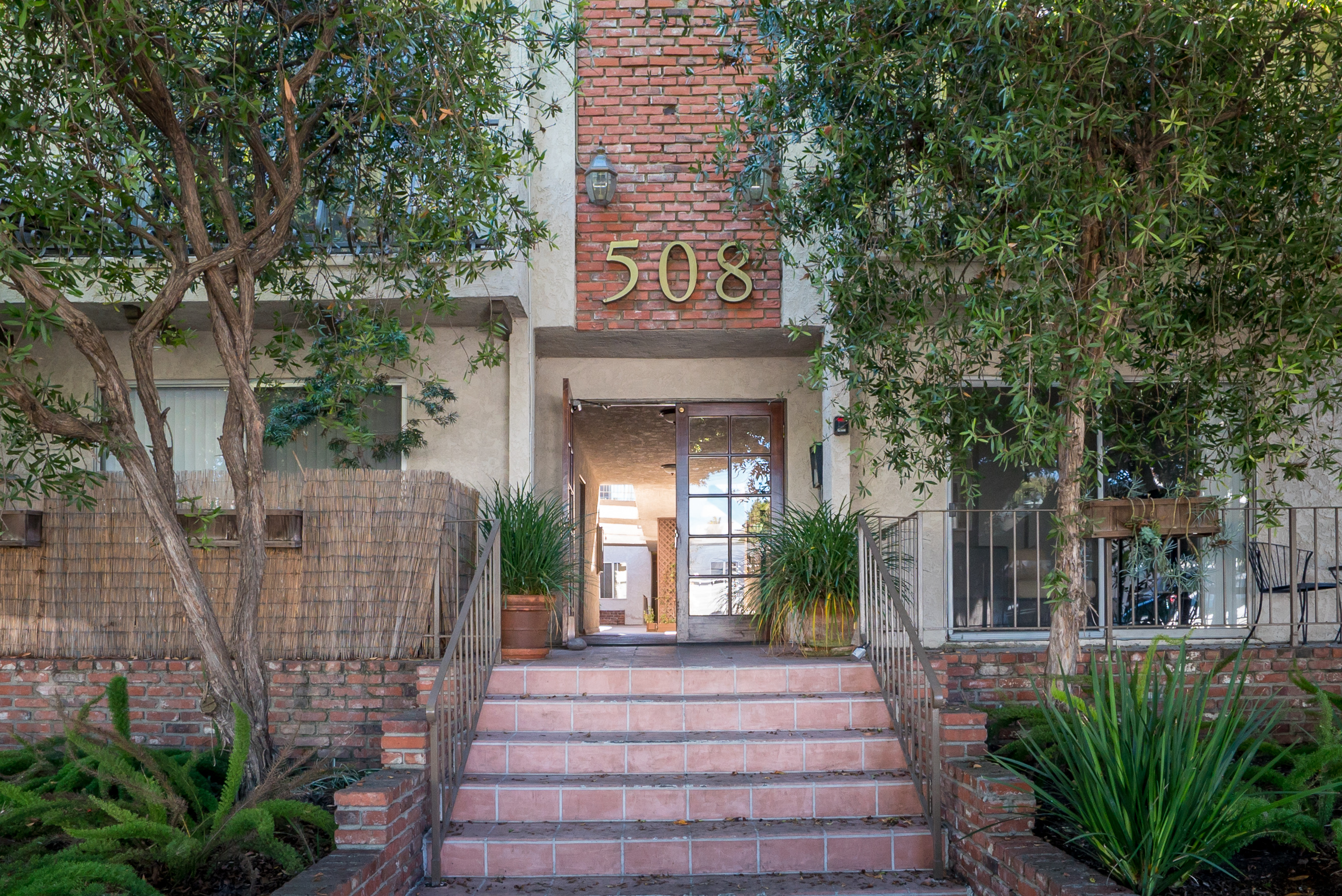 Santa Monica Apartment: 508 Ashland Ave