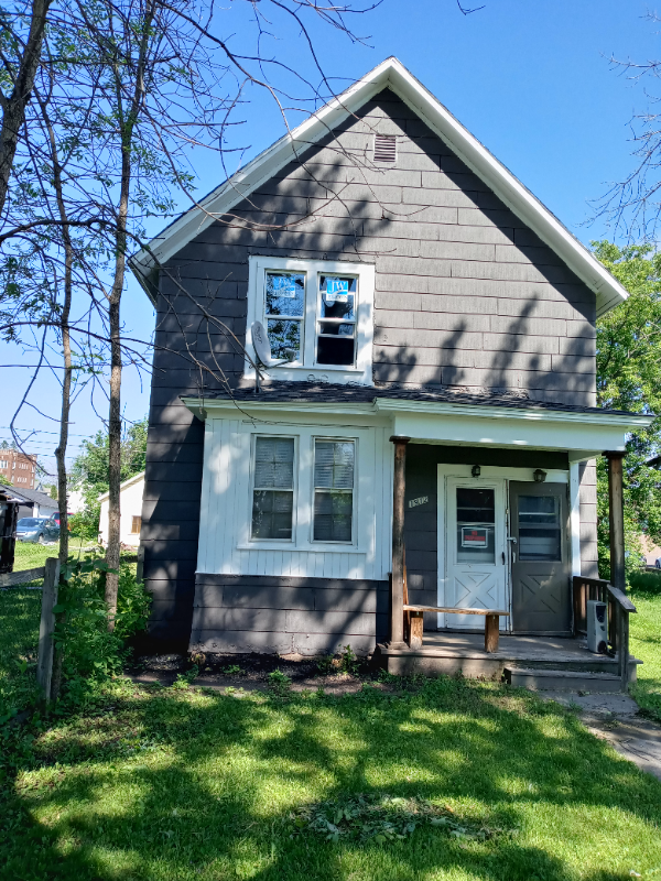 Superior Multiplex: 1912 Banks Ave apt #2