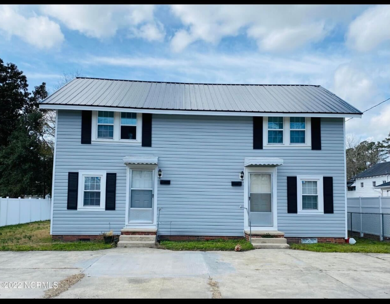 Chadbourn Townhome: 207 N Elm St