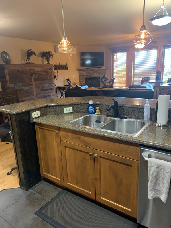Lakeside Condo: 7175 highway 93