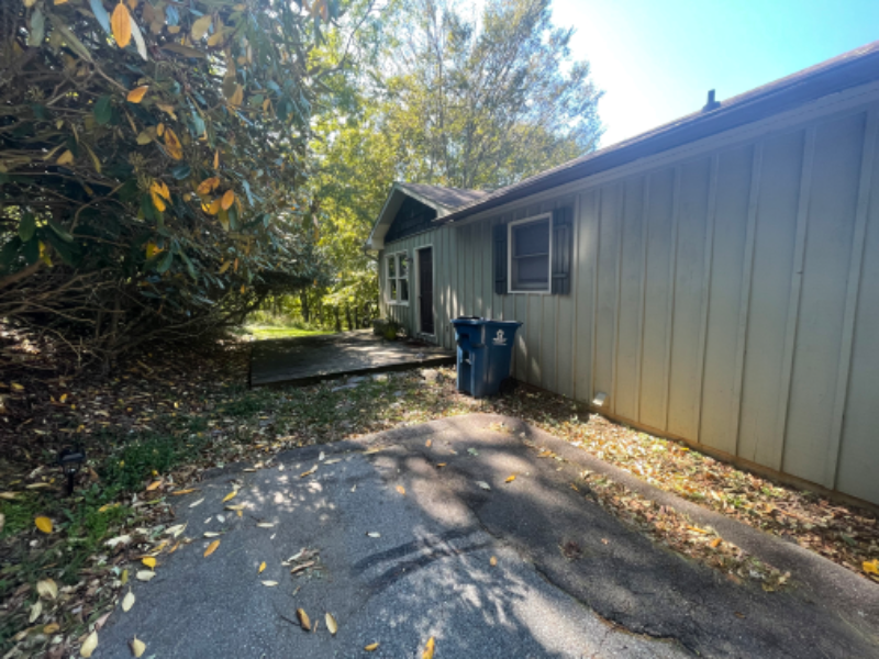 Boone House: 156 Pinnacle Ln