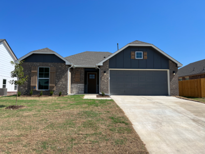 Glenpool House: 13923 S Quincy St