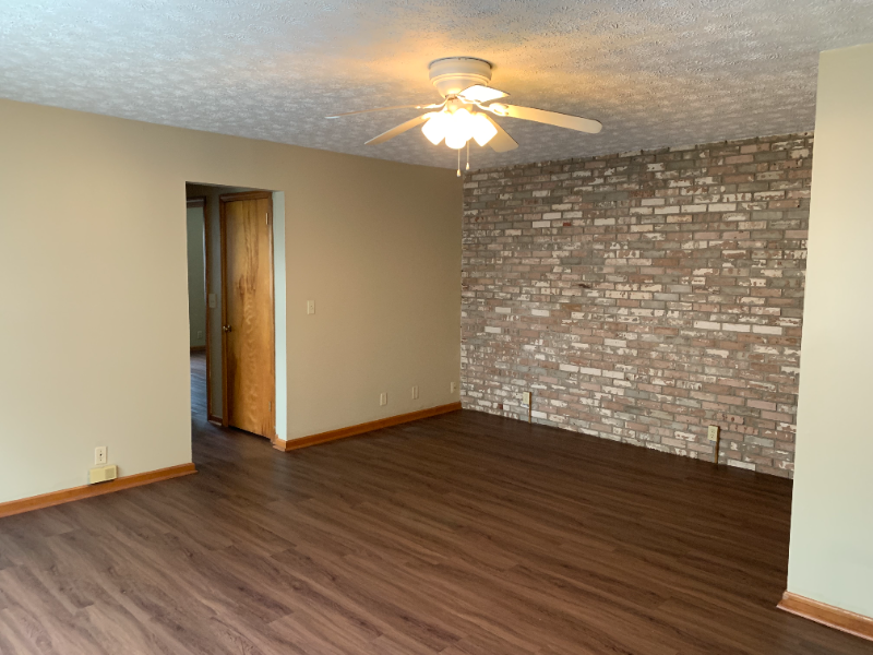 Huntington Apartment: 515 Monroe Ave