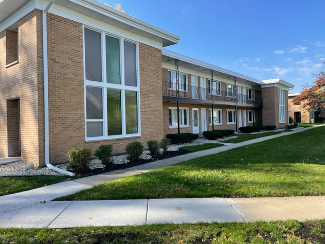 addison Apartment: 191 s villa ave