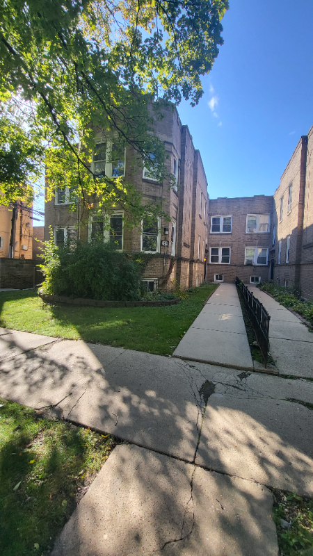 Chicago Apartment: 6416 N Campbell