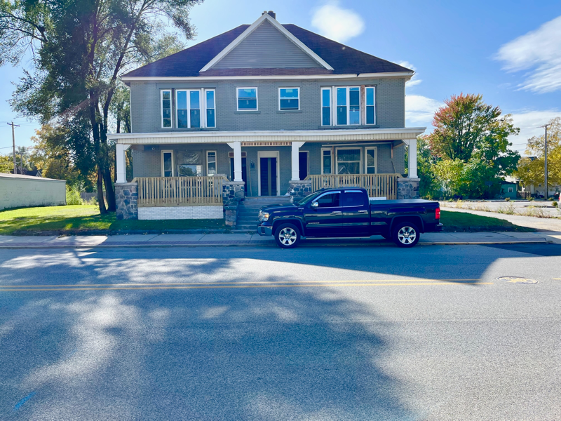 Elkhart Apartment: 915 S Main St - 201