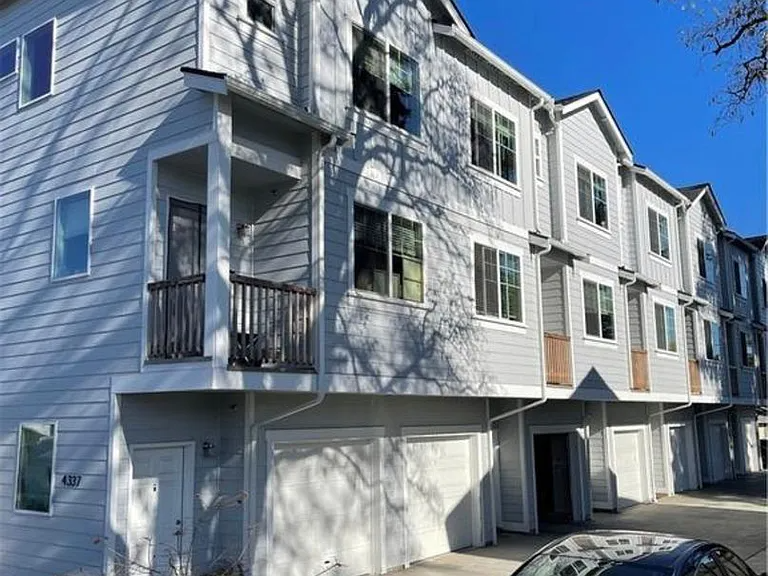 Tacoma Townhome: 4337 S Cedar st