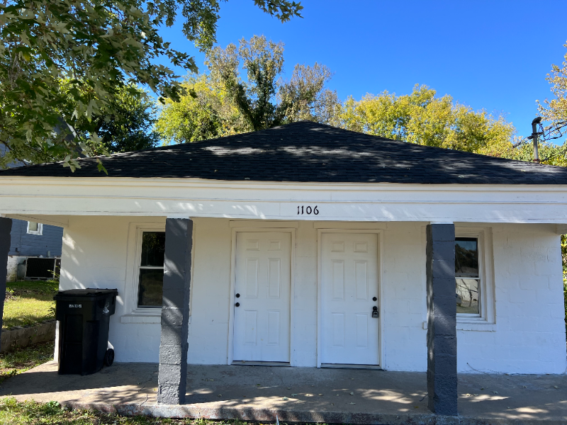 Columbia House: 1106 Parker St