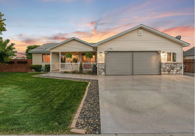 Mountain Home House: 1043 NW Kloe St