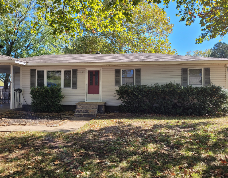 Barling House: 704 Strozier Lane