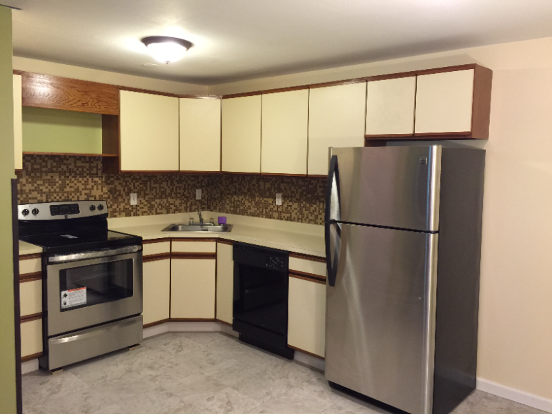 West Hartford Condo: 102 Oakwood