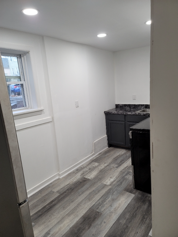 Meriden Apartment: 135 Willow St
