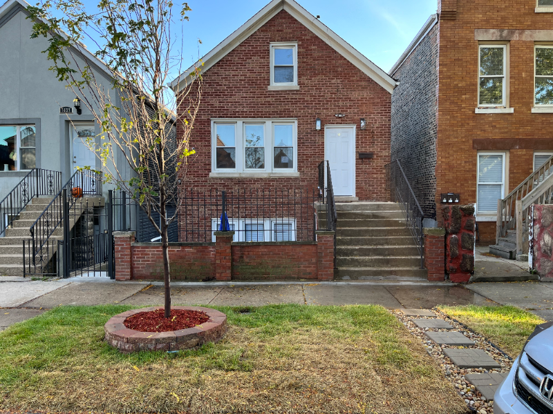 Chicago Apartment: 1639 W. 38th Pl