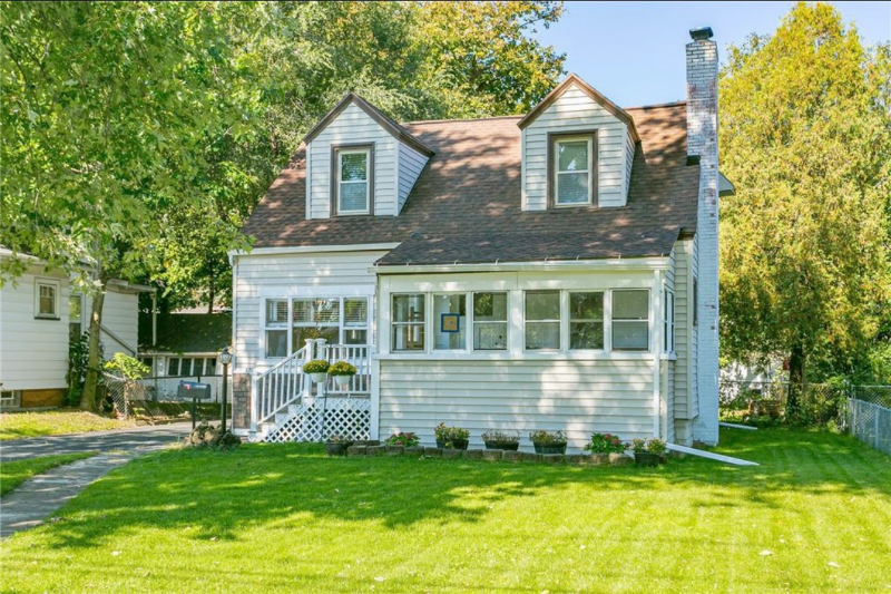 Rochester House: 370 Stone Rd