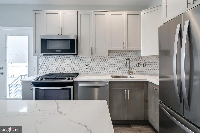 Philadelphia Apartment: 1013 S 20th St