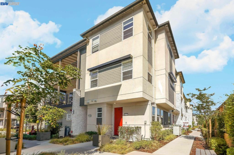 Hayward Condo: 29438 Urbia Way