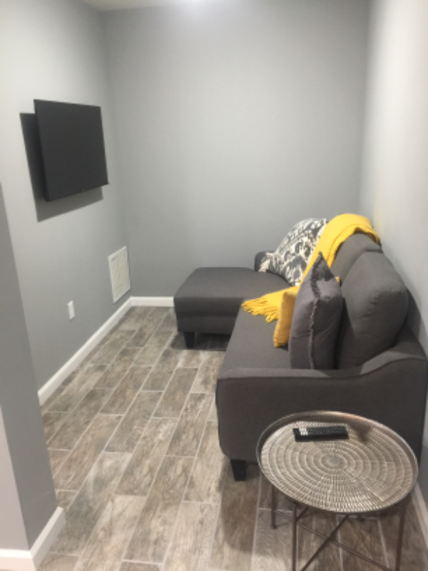 Middletown Apartment: 77 Woodside Knolls Dr