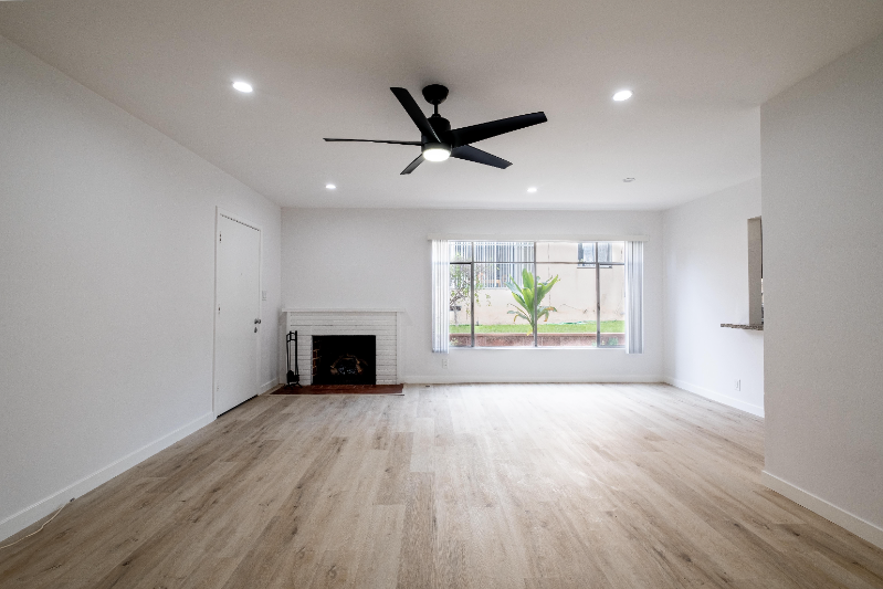 EL SEGUNDO Apartment: 608 ILLINOIS CT