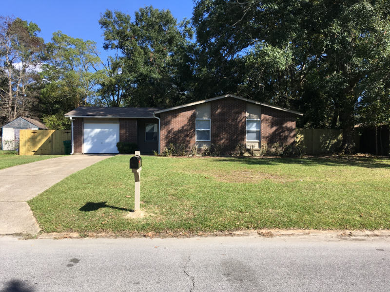 OCEAN SPRINGS House: 7108 Thornbriar St