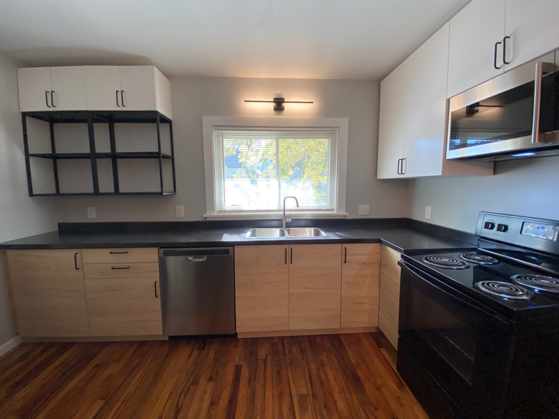 Alton House: 3020 Forest Drive