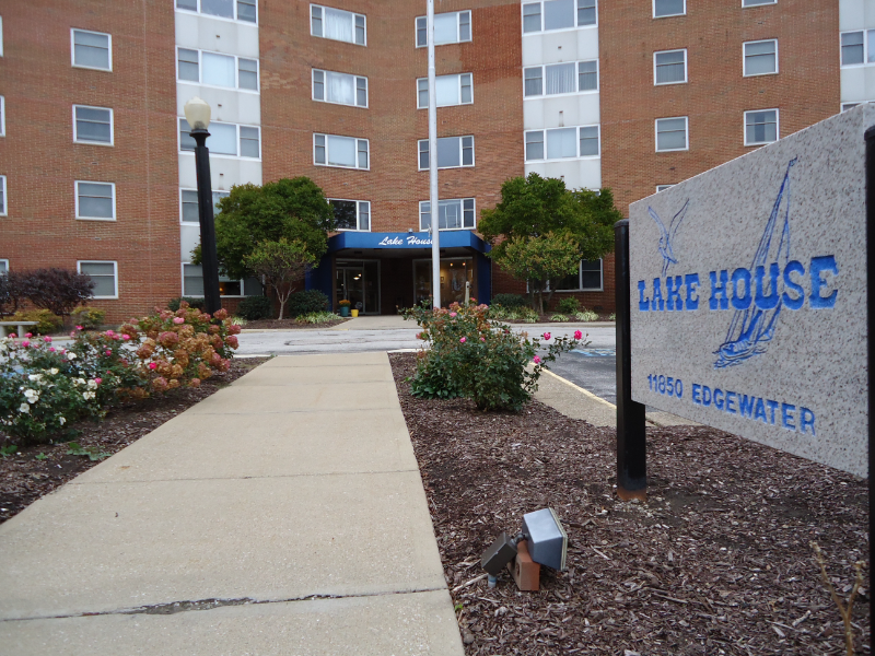 Lakewood Condo: 11850 Edgewater Dr