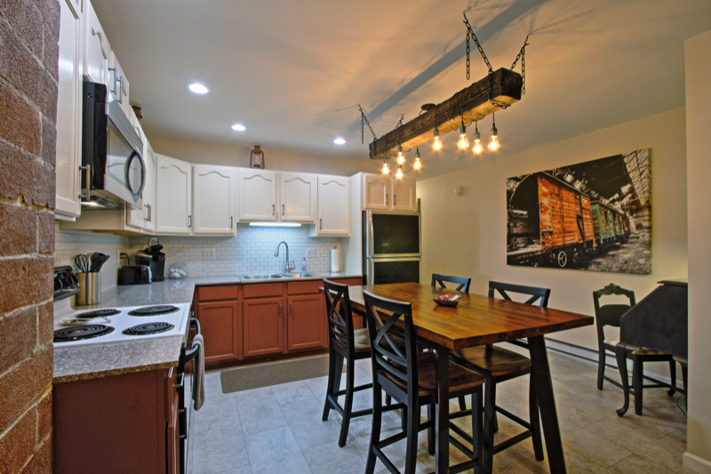 Hummelstown Apartment: 121 South Railroad st